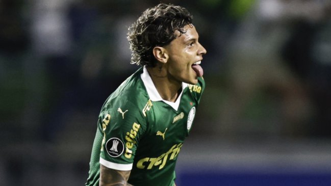   [VIDEO] El impresionante gol de tiro libre de Richard Ríos para Palmeiras 