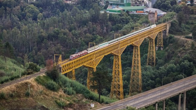  Tren especial Santiago - Temuco se descarriló en su viaje inaugural  