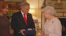 Piñera le regaló una roca a la reina Isabel II
