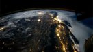 La Tierra vista de noche desde la Estación Espacial Internacional