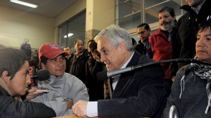 Fotos: Presidente Piñera visitó a albergados del Estadio Víctor Jara
