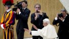 Benedicto XVI fue recibido con fuerte aplauso tras su renuncia