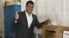 Rafael Correa ya votó en las elecciones en Ecuador