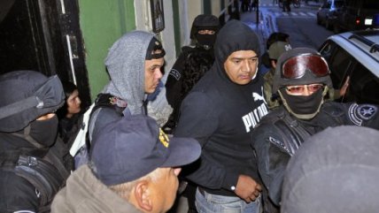 Imágenes de los hinchas de Corinthians detenidos en Bolivia