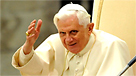El saludo de Benedicto XVI en español en su última audiencia pública