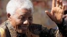 Mandela pasa su cuarta noche en hospital donde se recupera de una neumonía