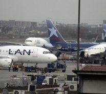 Sernac fiscalizará compensaciones de LAN tras suspensión de vuelos