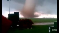 Así fue captado por un celular el paso del tornado en Oklahoma