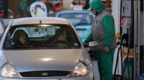 Fuertes alzas tendrán las bencinas este jueves, según ENAP