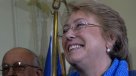 Bachelet ironizó ante críticas por ausencia en cuenta de Piñera