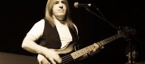 Ex bajista de David Bowie y Uriah Heep murió a los 62 años
