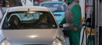 Fuertes alzas tendrán las bencinas este jueves, según ENAP