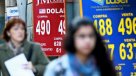 Académico advirtió nueva alza de combustibles por subida del dólar