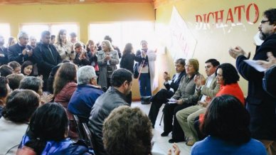 Dirigente: No se discutieron muertes del tsunami en cita con Bachelet