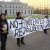 Familiares pidieron la libertad de Víctor Montoya con protesta en La Moneda