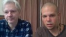 Vocalista de Calle 13 y Julian Assange comparten tuitcam