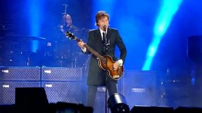 Paul McCartney detiene concierto por fuerte olor a marihuana