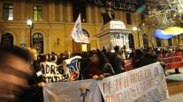 Estudiantes y apoderados marcharon contra la violencia policial