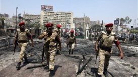 La crisis política en Egipto ha provocado serios enfrentamientos entre las fuerzas de seguridad y los seguidores de los Hermanos Musulmanes. La crisis política en Egipto ha provocado serios enfrentamientos entre las fuerzas de seguridad y los seguidores de los Hermanos Musulmanes.