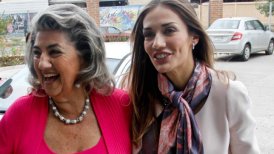 En el marco del certamen, Virginia Reginato y Carolina de Moras realizaron ayer una visita al Sanatorio Marítimo.