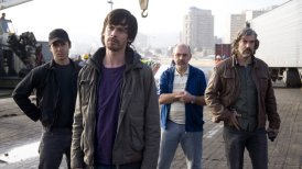 La serie cuenta con la actuación de Benjamín Vicuña, Nestor Cantillana, Luis Gnecco y Francisco Reyes, entre otros.