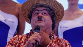 El humorista Roger Jara debutará este martes en el Festival de Viña.