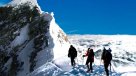 Montañista chileno en el Everest: Lo mejor que podemos hacer es quedarnos en el campamento base