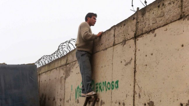 El muro que divide a ricos y pobres en Lima, espejo de la desigualdad en América Latina