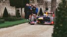 Monoplaza de la Formula 1 enfrentó su potencia a ocho rugbistas