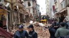El derrumbe de un edificio de cinco pisos en Estambul