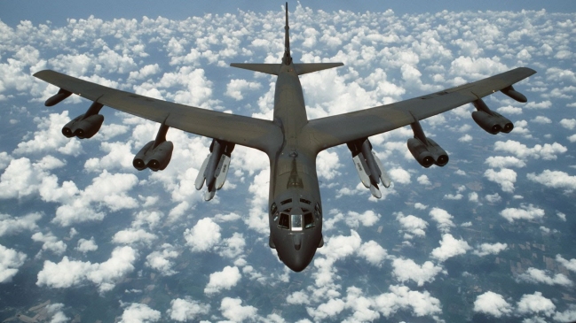 Bombardero B-52 sobrevolará hoy Santiago  