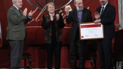   Raúl Zurita recibió el Premio Iberoamericano de Poesía Pablo Neruda 