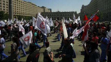 20/10/201614:40 Cientos de trabajadores de la ANEF marcharon en ... - Cooperativa.cl