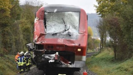 Tren chocó con un camión en Alemania