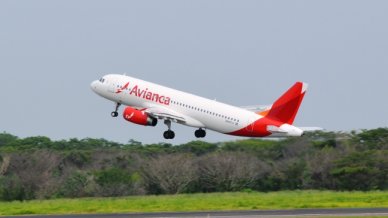 Avión de aerolínea colombiana fue presuntamente hostigado por aeronave militar venezolana
