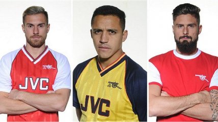 Alexis Sánchez posó con camiseta retro de Arsenal FC