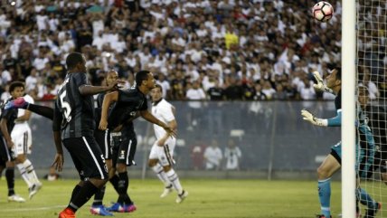 El autogol que puso en ventaja a Colo Colo sobre Botafogo