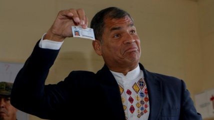 Ecuatorianos acuden a las urnas para elegir al sucesor de Rafael Correa