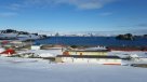 Pirámides, ovnis y bases secretas: Científico chileno desmonta mitos sobre la Antártica