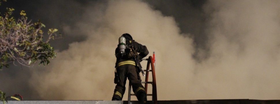 Incendio destruyó dos casas en Puente Alto - Cooperativa.cl