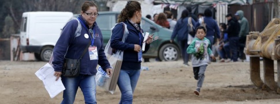 Valdivia: Vecinos denuncian que voluntarios no censaron y dejaron ... - Cooperativa.cl