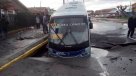 Microbús de la locomoción colectiva cayó a un socavón en Hualpén