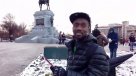 Ciudadano haitiano evalúa su primer encuentro con la nieve en Santiago