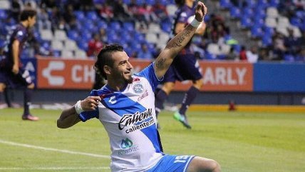 Carlos Salom anotó un vistoso gol de penal en victoria de Puebla sobre Atlante