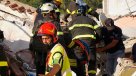 Rescatan a dos niños sepultados durante más de 14 horas tras sismo en Italia