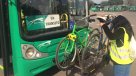 Lanzan plan piloto para trasladar bicicletas en buses del Transantiago