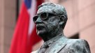 Cancillería removió a cónsul en Melbourne por calificar estatua de Allende de \