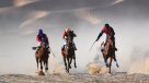 La Duna de Moreeb en Emiratos Arabes recibe una particular carrera de caballos