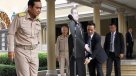 Primer ministro de Tailandia usó una réplica de cartón para evitar conferencia de prensa
