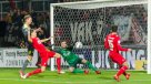 Twente de Cristián Cuevas cayó ante PSV por la liga holandesa
